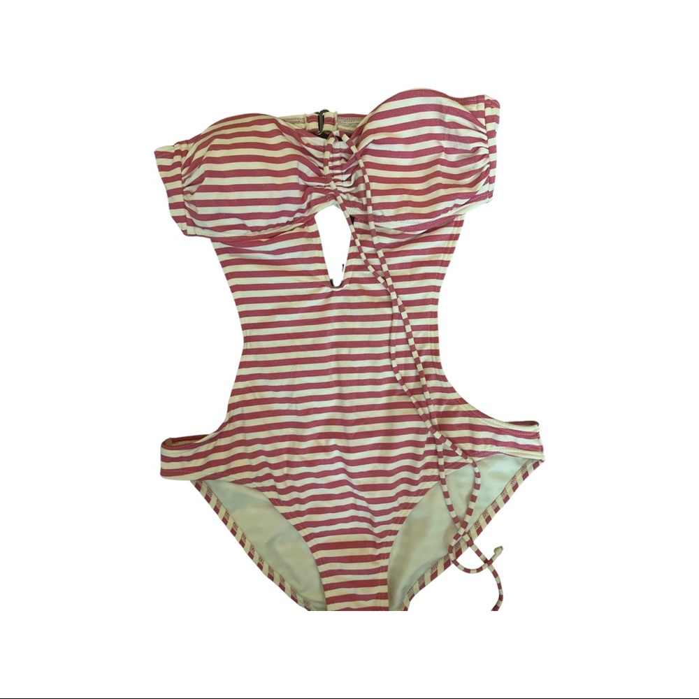 One piece bathing suit